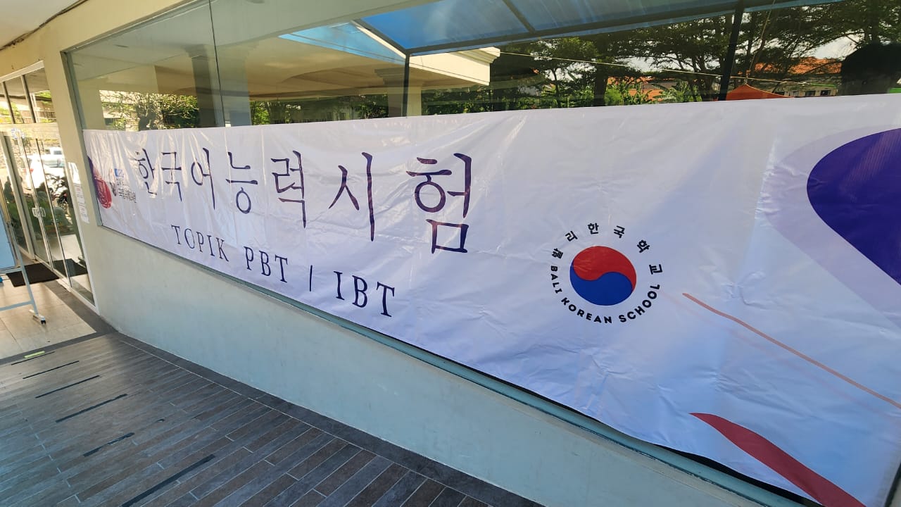 Kunjungan Ujian TOPIK ke-102 di Bali Korean School